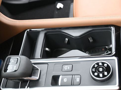 New 2026 Nissan Pathfinder Platinum AWD/4WD image 22