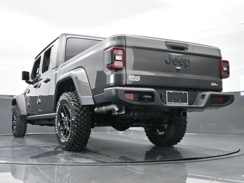 Used 2024 Jeep Gladiator Sport image 51