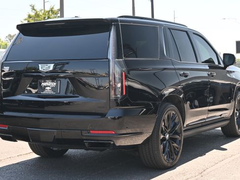 Used 2026 Cadillac Escalade Platinum Sport w/ LPO, ONYX Package image 19