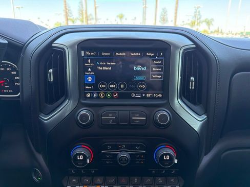 Used 2022 Chevrolet Silverado 1500 LTZ w/ LTZ Premium Package AWD/4WD image 16