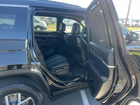 Used 2024 Jeep Grand Cherokee L Limited w/ Luxury Tech Group II image 35