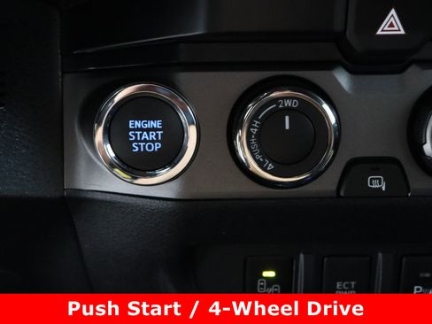 Used 2021 Toyota Tacoma TRD Sport w/ Technology Package image 18