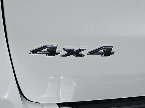 Used 2019 Jeep Grand Cherokee Limited AWD/4WD image 15