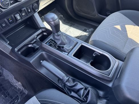 Used 2023 Toyota Tacoma TRD Off-Road w/ Technology Package RWD image 28