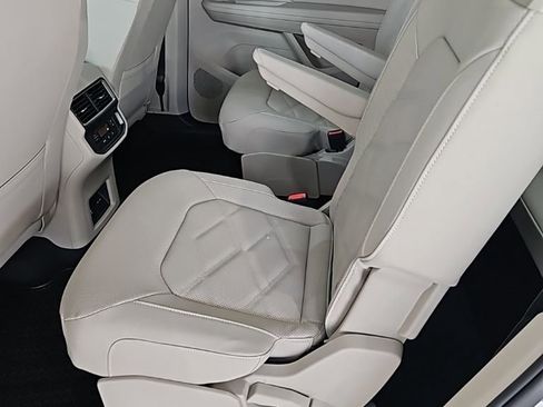 New 2026 Volkswagen Atlas SE FWD image 25