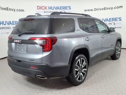 Used 2021 GMC Acadia SLE w/ Driver Convenience Package image 4