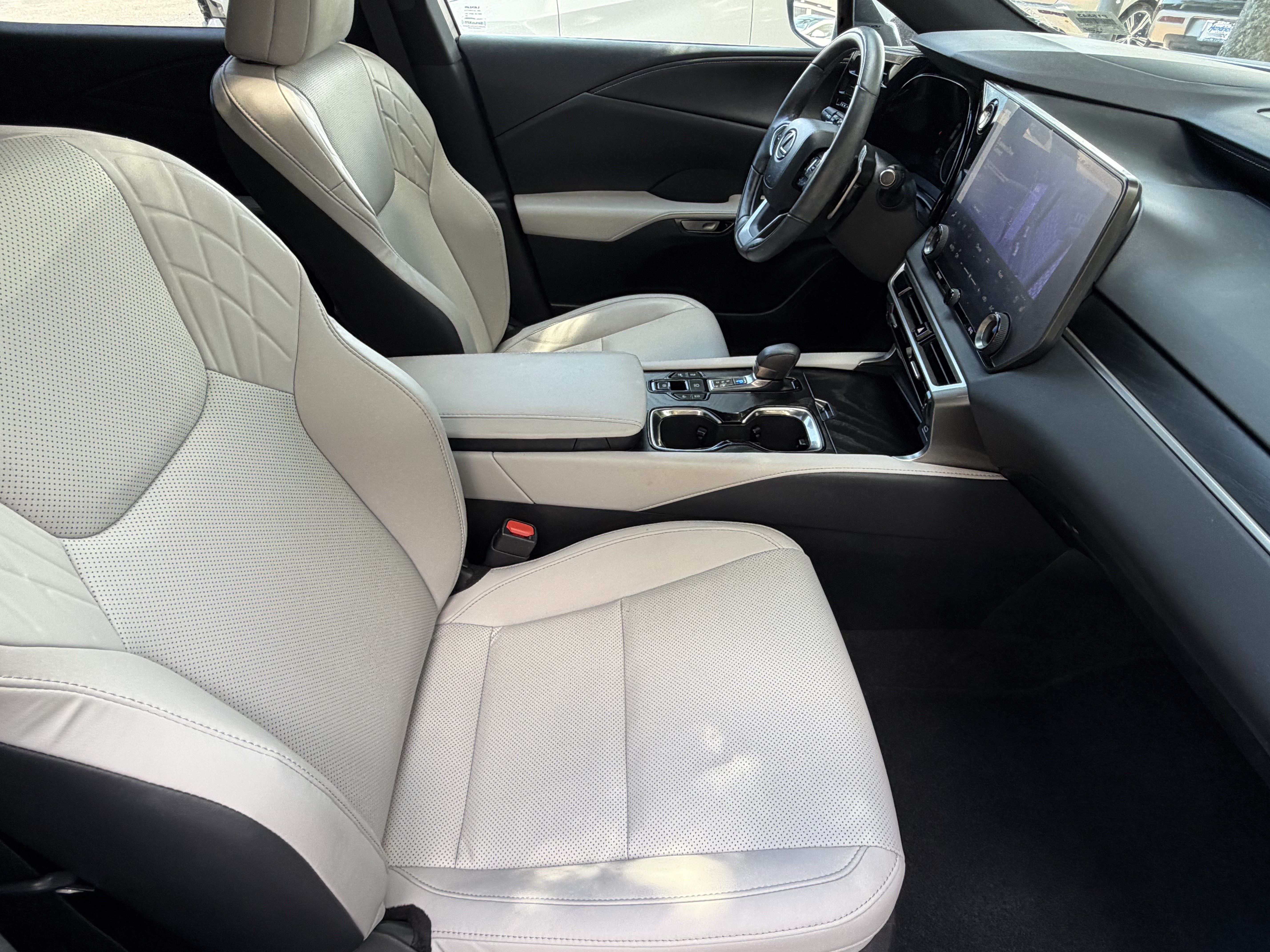 Used 2024 Lexus RX 350 Premium w/ Cold Area Package AWD/4WD image 40