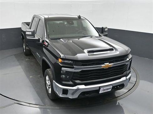 Used 2024 Chevrolet Silverado 2500 LT w/ Z71 Off-Road Package image 34