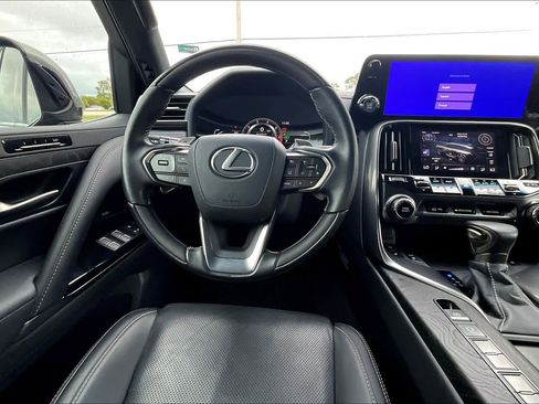 Used 2024 Lexus LX 600 4WD w/ Luxury Package image 6