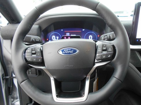 New 2026 Ford Explorer Platinum image 37