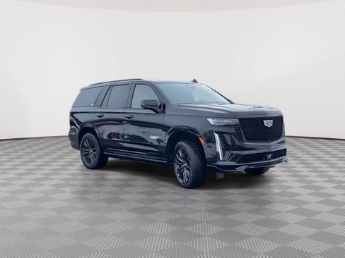 Used 2023 Cadillac Escalade V w/ LPO, ONYX Package image 2