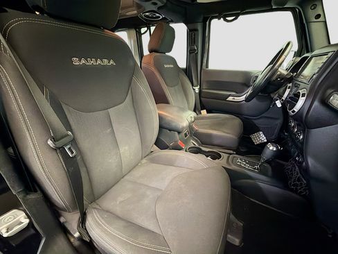 Used 2016 Jeep Wrangler Unlimited Sahara image 14