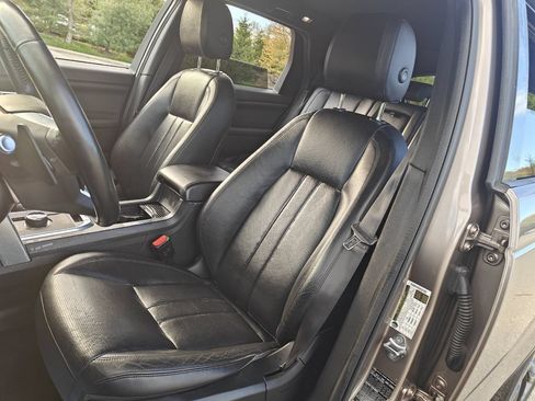 Used 2017 Land Rover Discovery Sport HSE AWD/4WD image 14