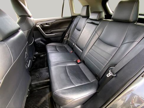 Used 2021 Toyota RAV4 XLE Premium FWD image 20