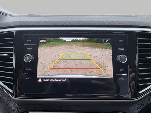 Used 2023 Volkswagen Atlas SE image 12