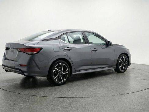 Used 2025 Nissan Sentra SV image 9