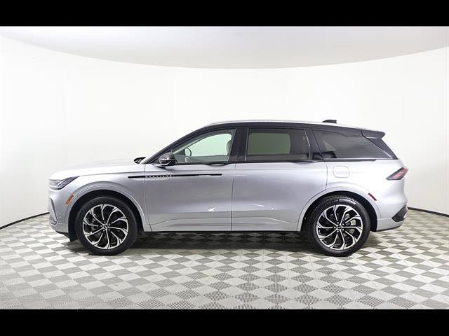 Used 2024 Lincoln Nautilus Reserve AWD/4WD image 3