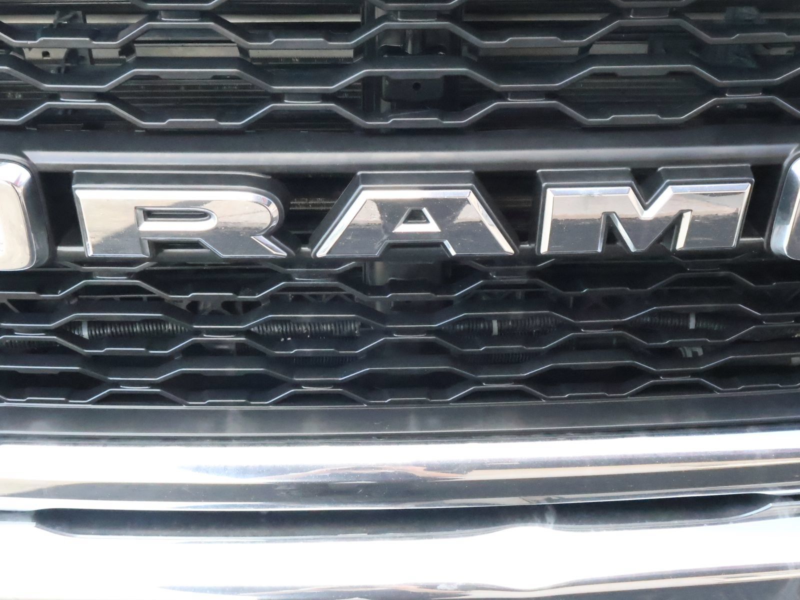 Used 2022 RAM 5500 Tradesman w/ Chrome Appearance Group AWD/4WD image 15