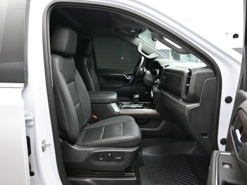 Used 2023 GMC Sierra 1500 SLT AWD/4WD image 13