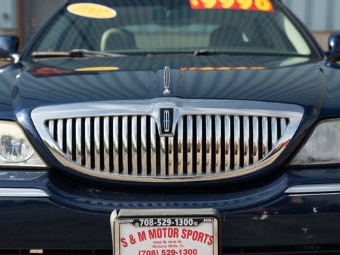 Used 2007 Lincoln Town Car Signature RWD image 4