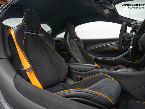 Used 2023 McLaren Artura Base image 25