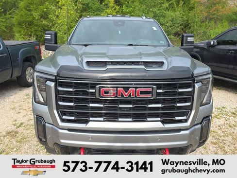 Used 2024 GMC Sierra 2500 AT4 w/ AT4 Premium Plus Package AWD/4WD image 2