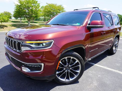 Used 2022 Jeep Wagoneer Series III w/ Premium Group I AWD/4WD image 7