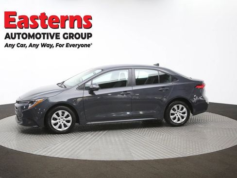 Used 2025 Toyota Corolla LE image 57