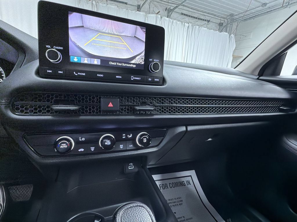 Used 2023 Honda HR-V LX image 21