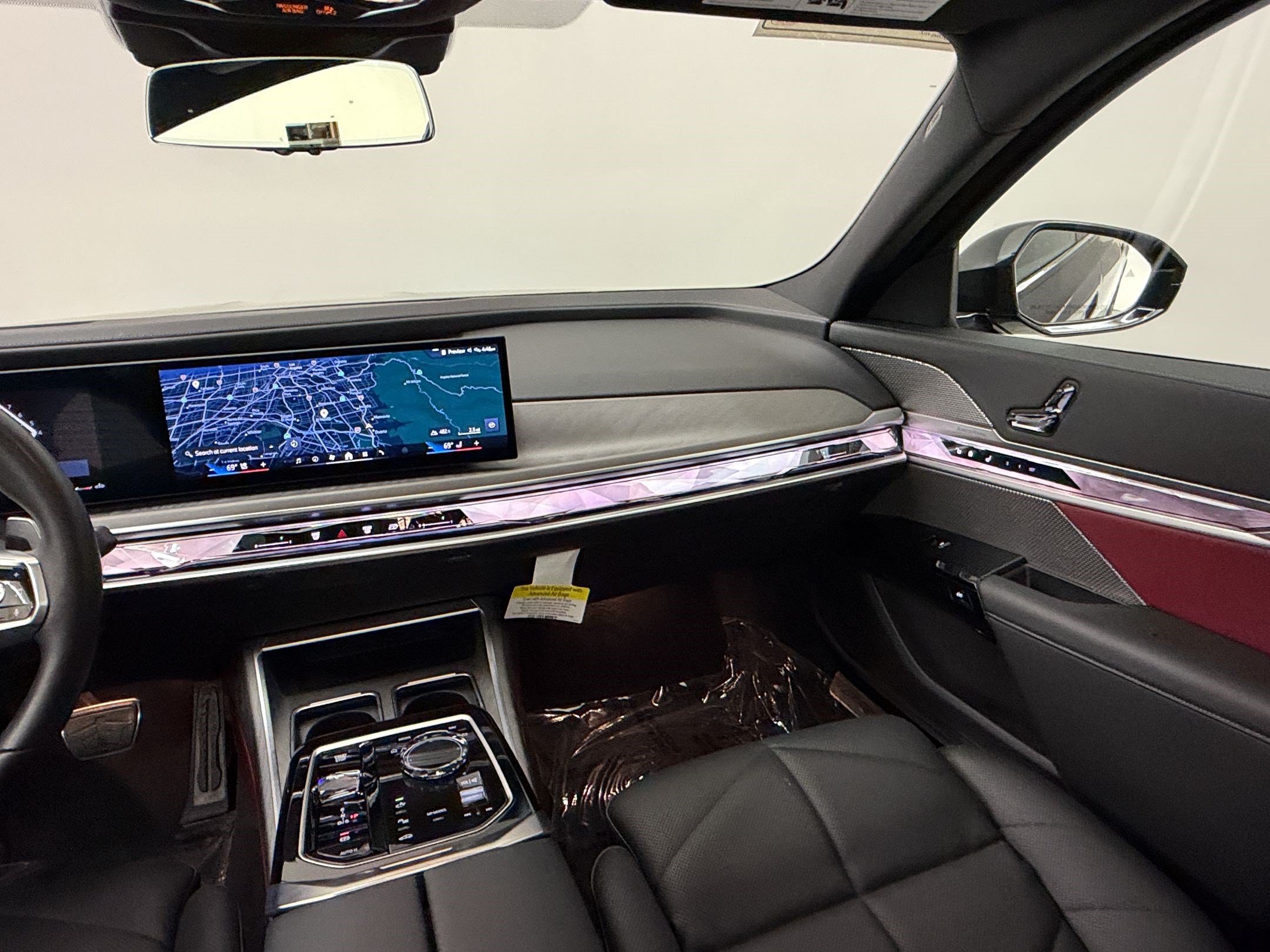 Certified 2025 BMW 740i w/ Premium Package RWD image 29