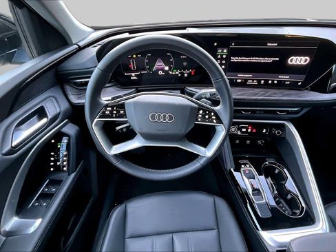Used 2025 Audi Q5 Premium w/ Convenience Package AWD/4WD image 6