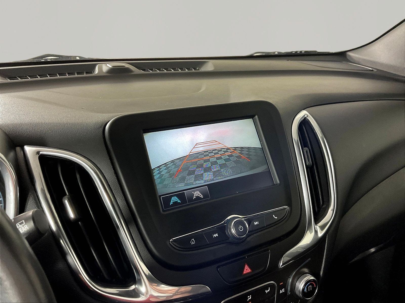 Used 2018 Chevrolet Equinox LT FWD image 14