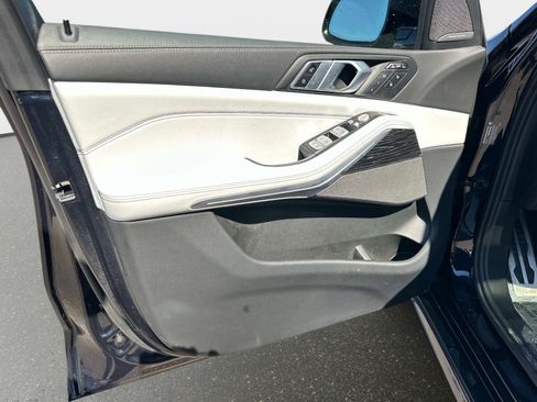 Used 2023 BMW X7 xDrive40i w/ Executive Package image 18