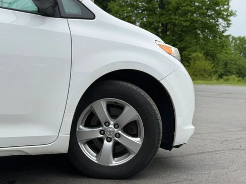 Used 2015 Toyota Sienna L FWD image 45