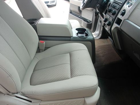 Used 2010 Ford F150 XLT RWD image 38