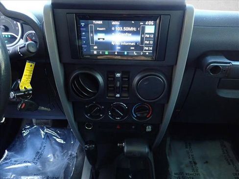 Used 2007 Jeep Wrangler Unlimited Sahara AWD/4WD image 12