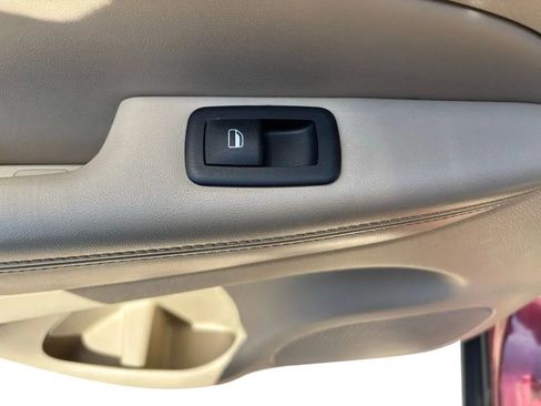 Used 2018 Jeep Grand Cherokee Limited image 21