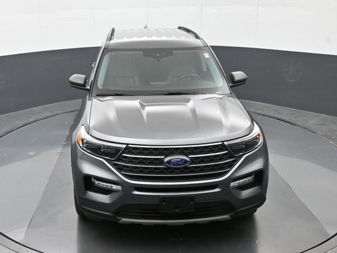 Used 2023 Ford Explorer XLT w/ Equipment Group 202A AWD/4WD image 35
