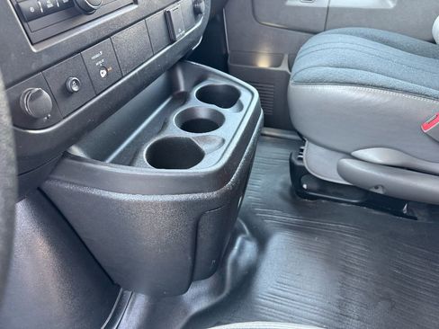 Certified 2022 GMC Savana 2500 w/ Driver Convenience Package image 12