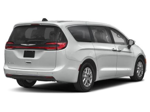 Used 2023 Chrysler Pacifica Limited w/ S Appearance Package FWD image 2