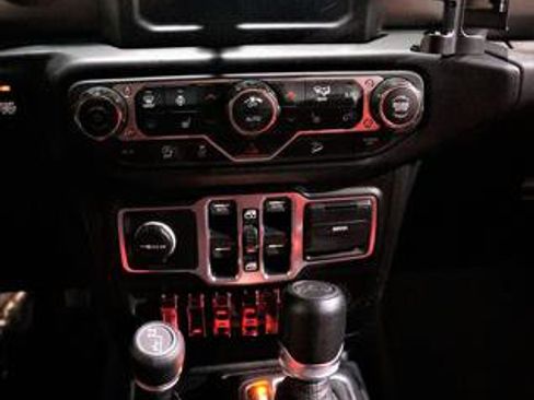 Used 2018 Jeep Wrangler Unlimited Sport S image 11