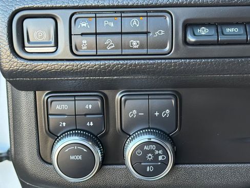 Used 2022 GMC Yukon Denali image 28