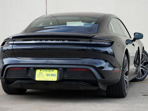 Used 2022 Porsche Taycan RWD image 5