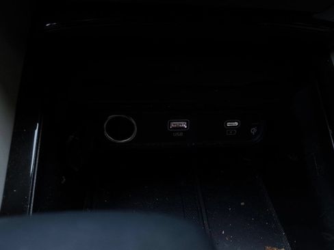 Used 2024 Kia Telluride EX w/ EX Captain's Chair Package FWD image 28