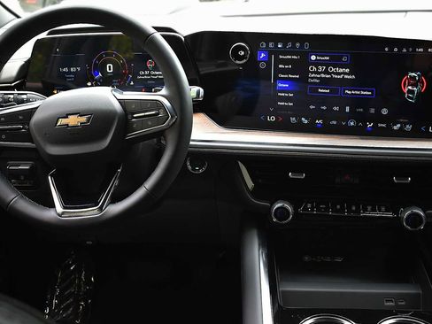 New 2026 Chevrolet Suburban High Country AWD/4WD image 16