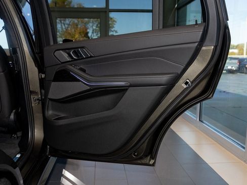 New 2026 BMW X7 xDrive40i w/ M Sport Package image 37