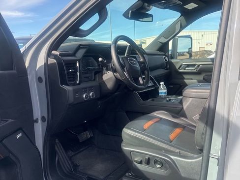Used 2024 GMC Sierra 2500 AT4 AWD/4WD image 2