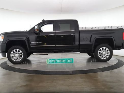 Used 2016 GMC Sierra 2500 Denali w/ Duramax Plus Package AWD/4WD image 9