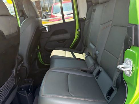 Used 2025 Jeep Gladiator Mojave w/ Safety Group AWD/4WD image 12