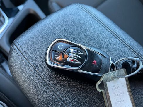 Used 2025 Buick Encore GX Preferred image 23